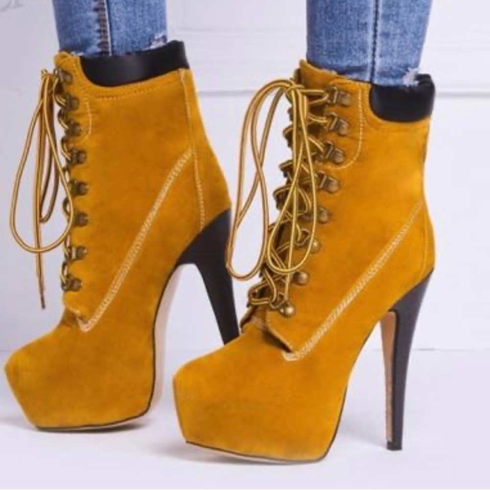 Tan Zigi Girl boot/bootie BRAND NEW